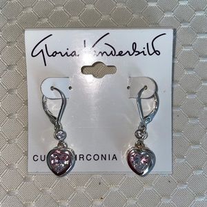 Dangling heart earrings